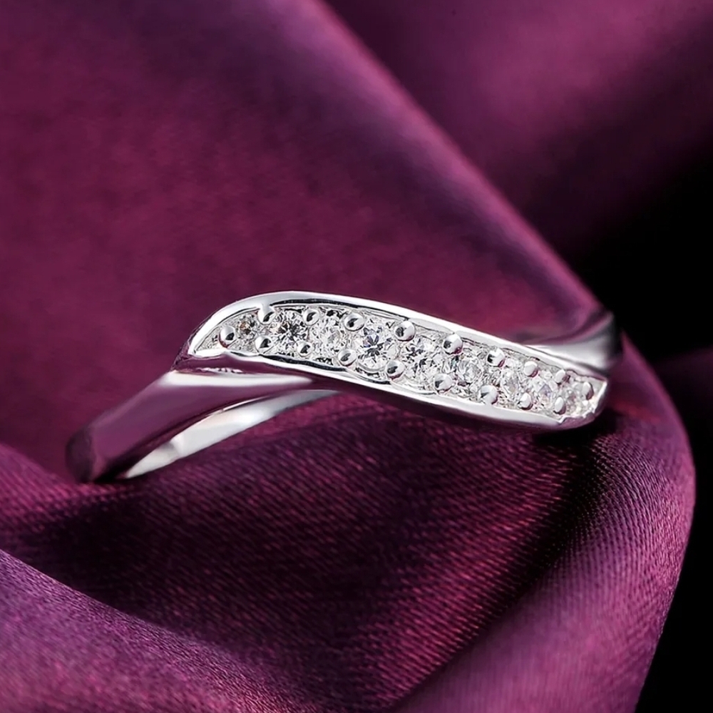 Elegant Silver Women's Ring